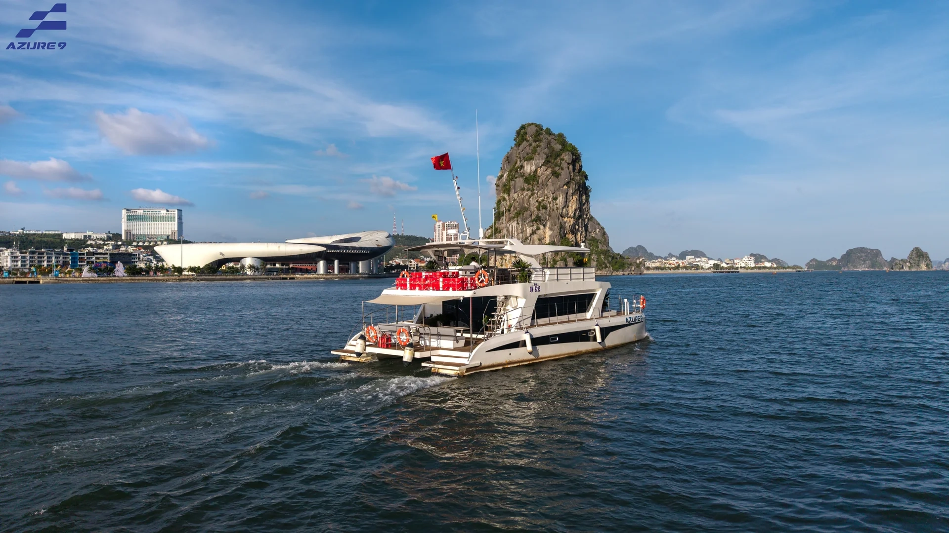 Day tour | Enjoy the morning sightseeing in Ha Long Bay with Azure9 Yacht